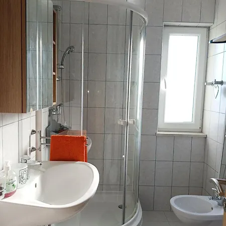 Bestapp * Donji Okrug (Ciovo)